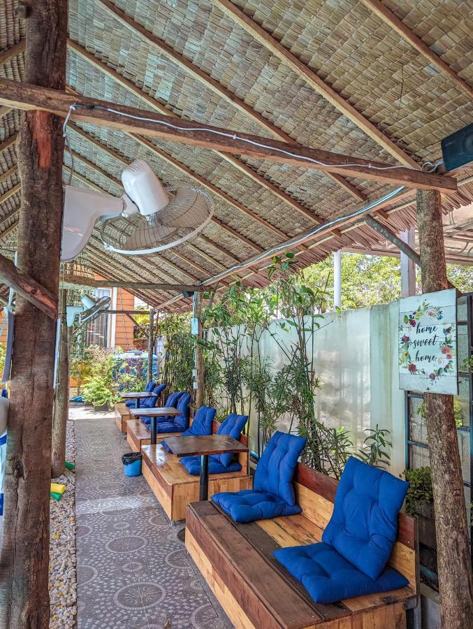 Yellow Star Hostel カンポット エクステリア 写真