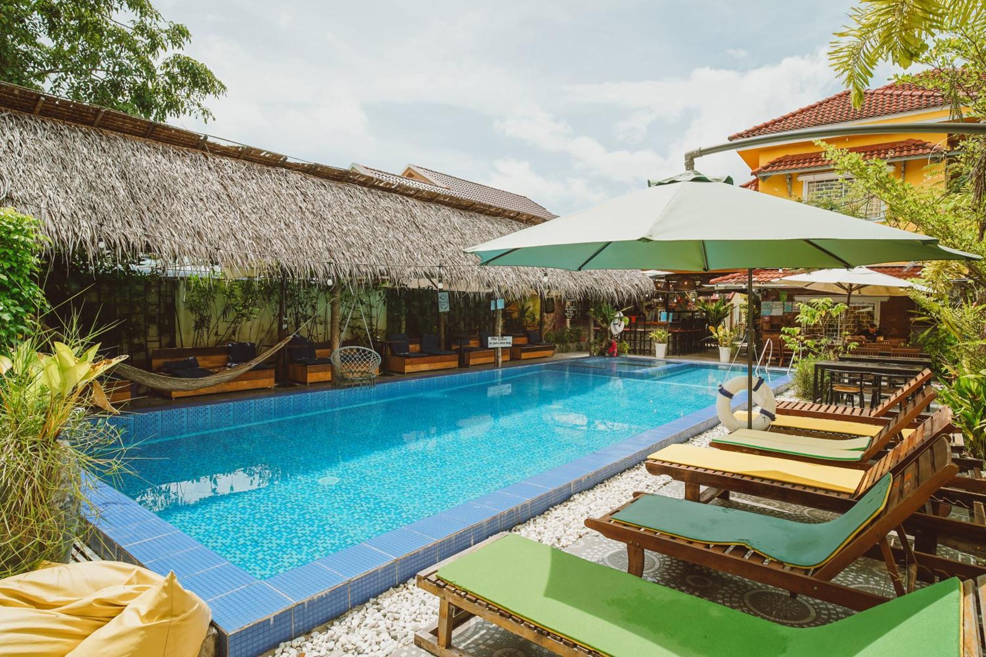 Yellow Star Hostel カンポット エクステリア 写真