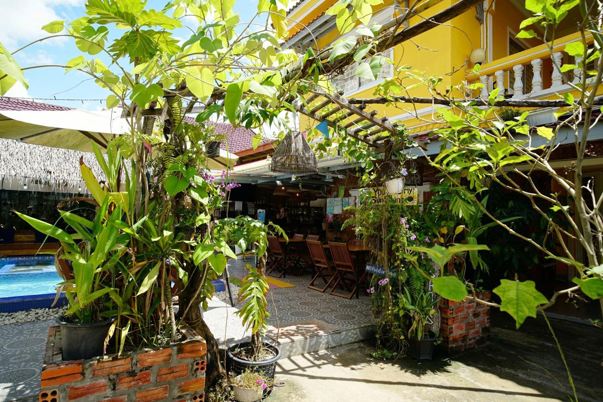 Yellow Star Hostel カンポット エクステリア 写真