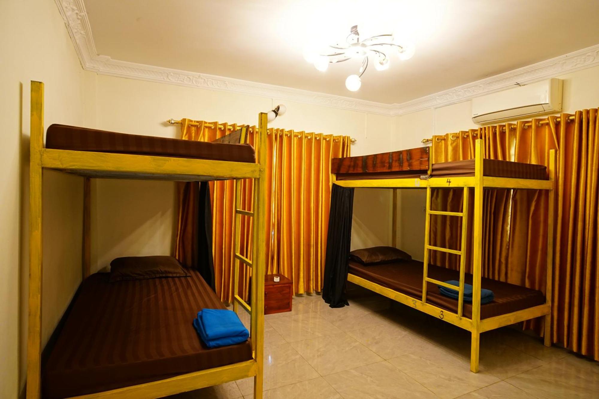 Yellow Star Hostel カンポット エクステリア 写真