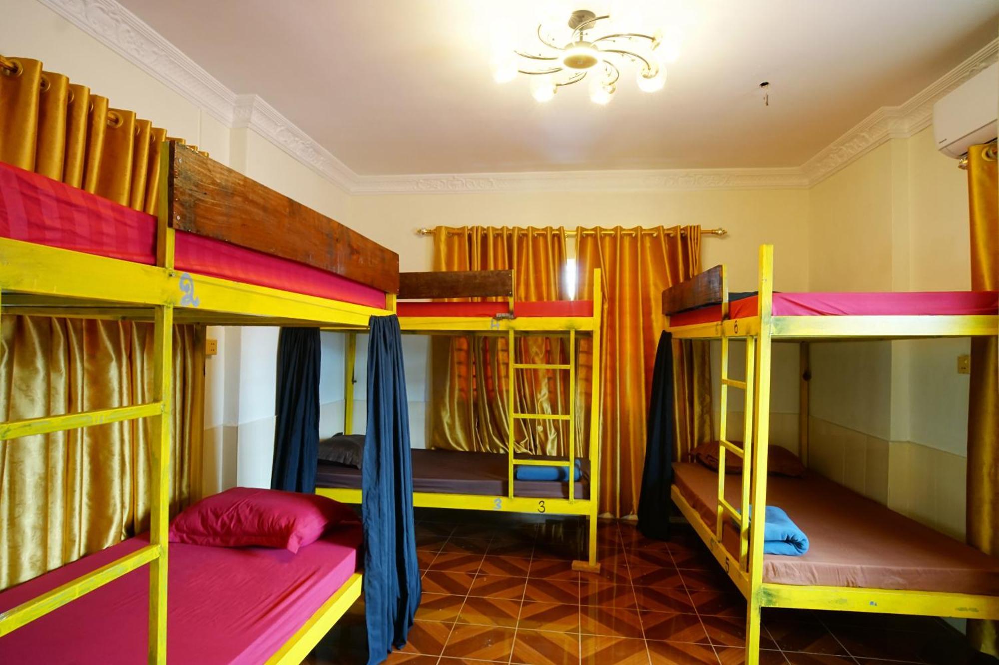 Yellow Star Hostel カンポット エクステリア 写真