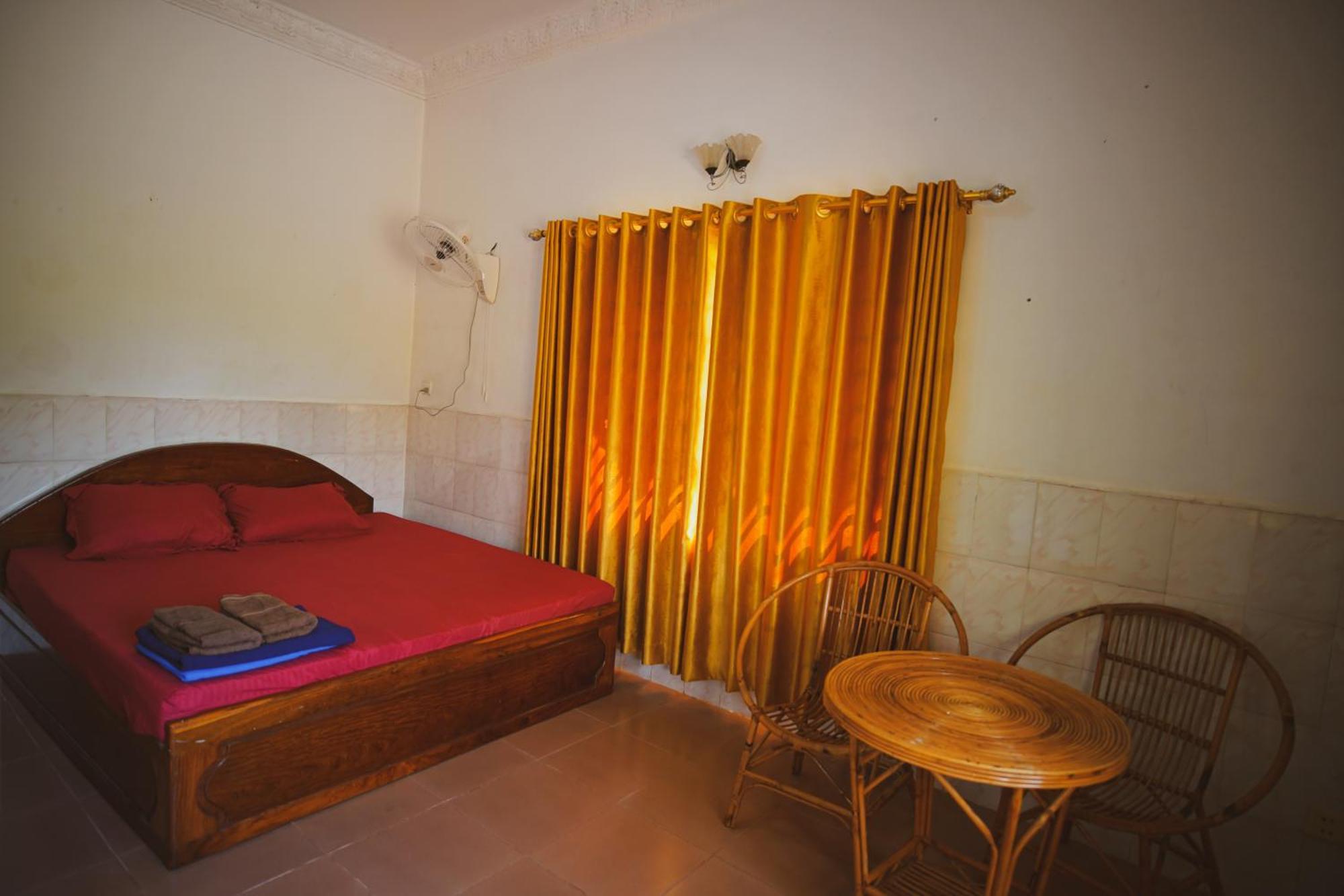 Yellow Star Hostel カンポット エクステリア 写真